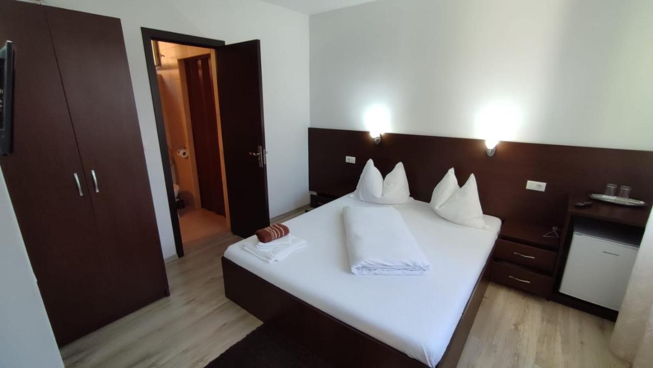 Casa Laur Hotel ไบเลเฟลิกซ์ ภายนอก รูปภาพ